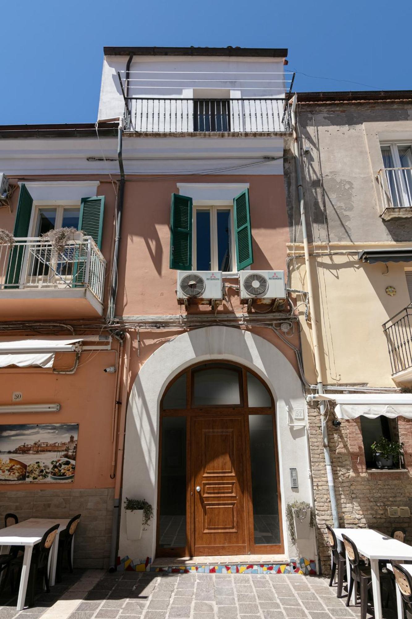 Dea Apartrooms Termoli Exterior photo