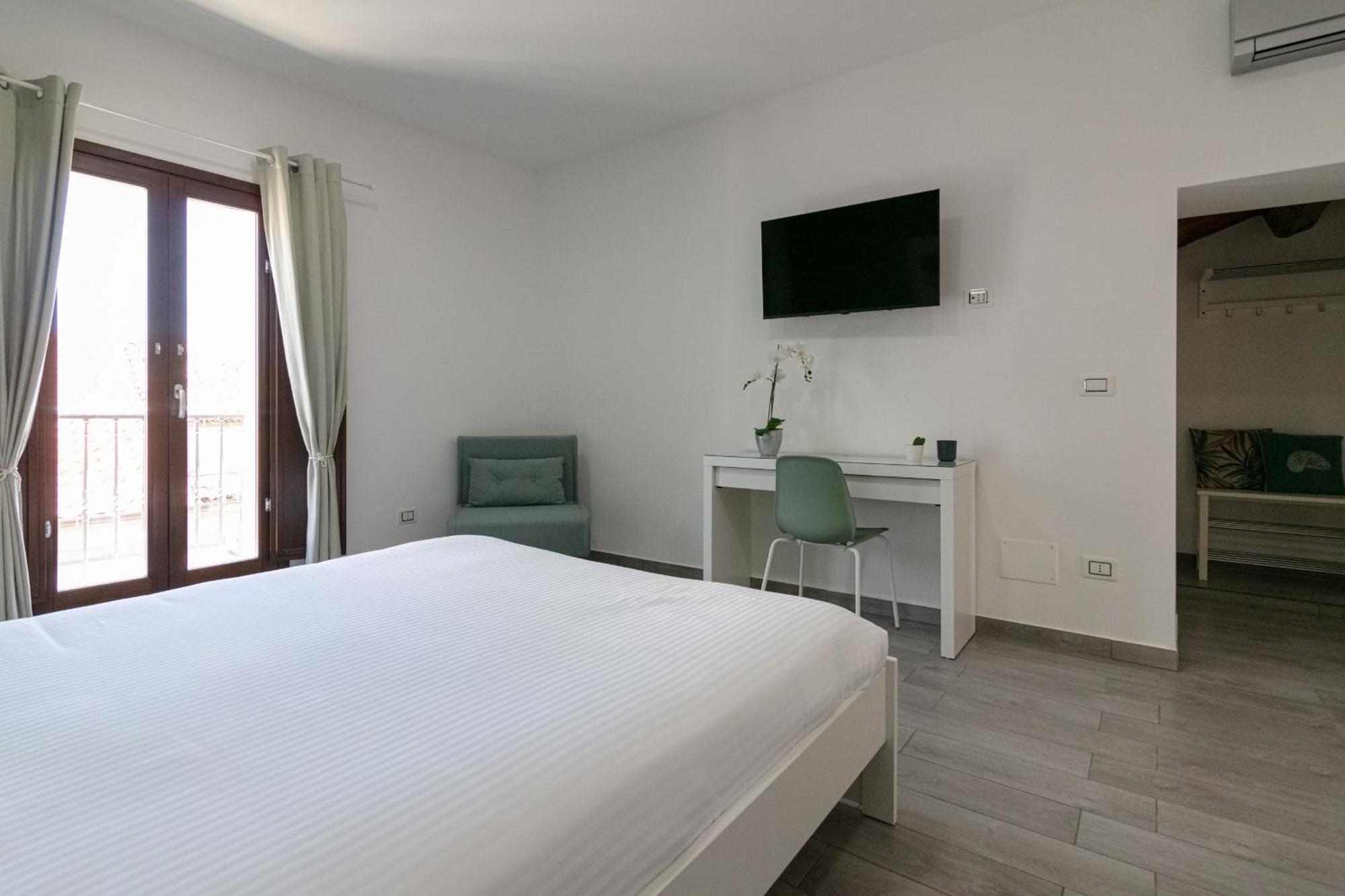 Dea Apartrooms Termoli Exterior photo